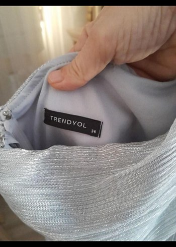 Gri Drapeli Midi Straplez Abiye Trendyol tek kollu elbise simli - Görsel 4