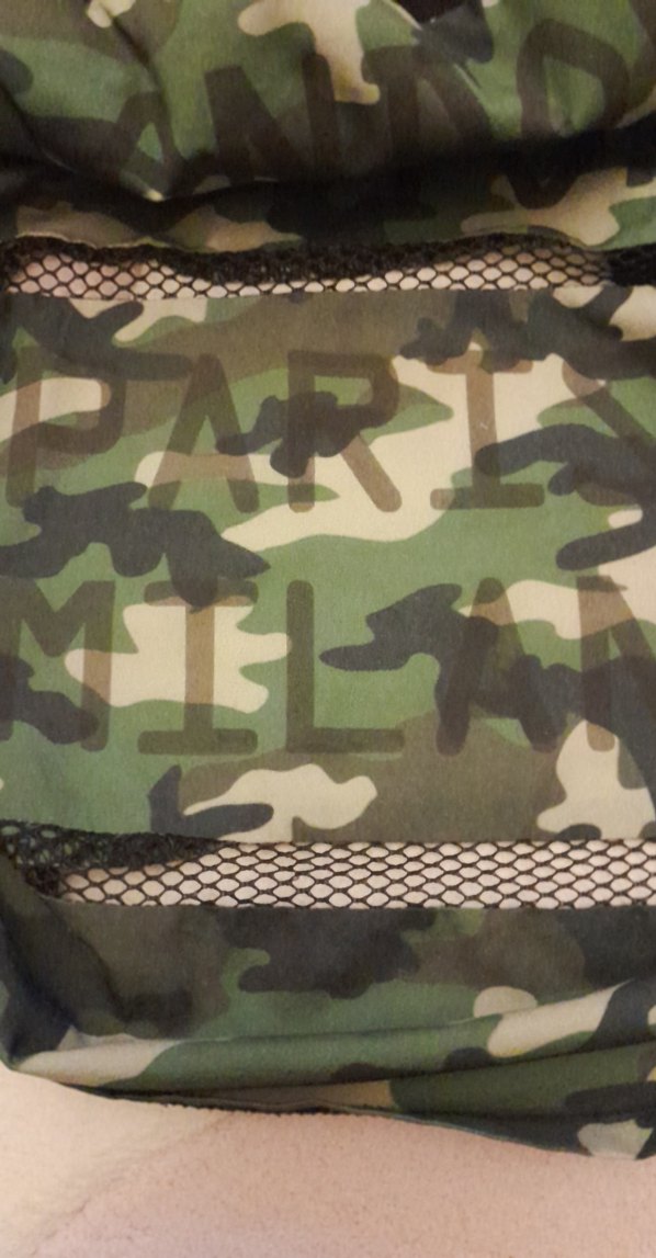 Kızlar için kamuflaj desenli, uzun kollu tişört - Görsel 5