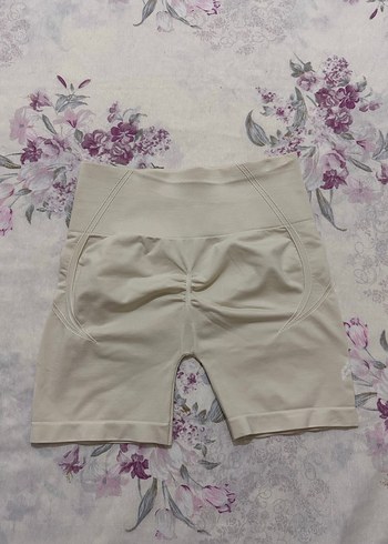 Beyaz Elastik Bantlı Mini Hamile Şortu - Görsel 3