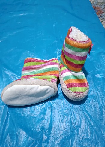 LCW renkli kız ev terliği, örgü detaylı - Görsel 3