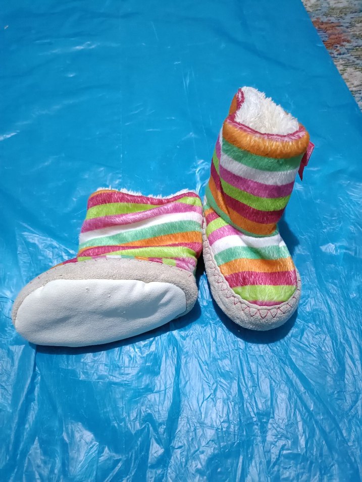 LCW renkli kız ev terliği, örgü detaylı - Görsel 3