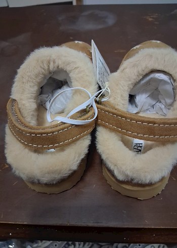 Peluş Detaylı Bej Baskılı Kız Ev Terliği - Görsel 4