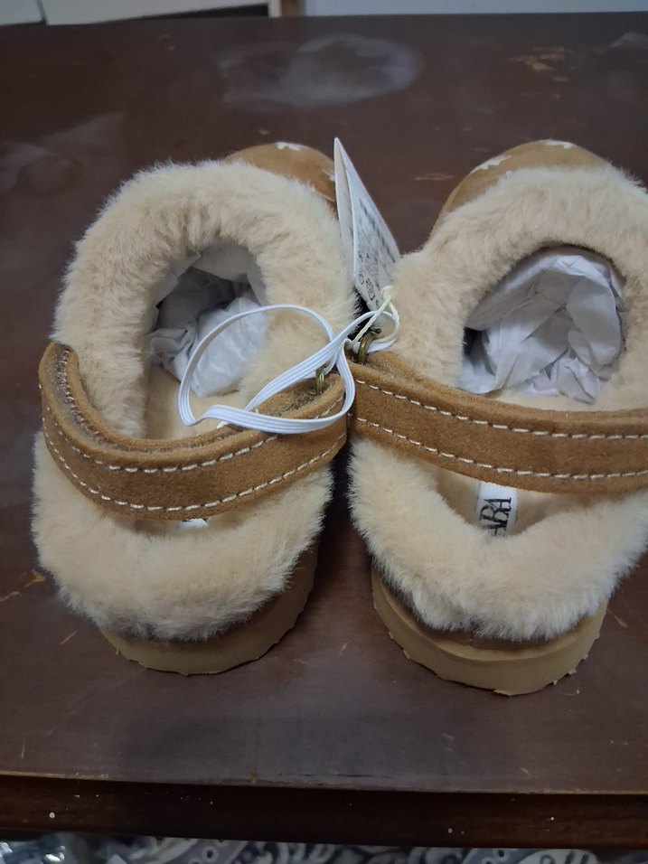 Peluş Detaylı Bej Baskılı Kız Ev Terliği - Görsel 4