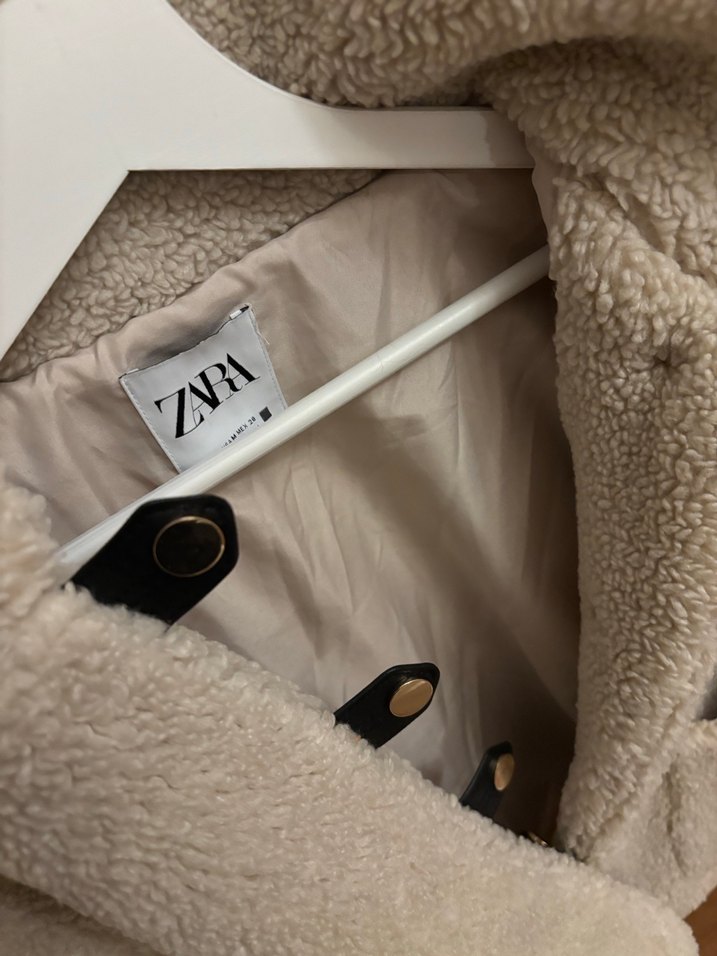 Peluş Detaylı Kısa Bej Kadın Ceket - Görsel 4