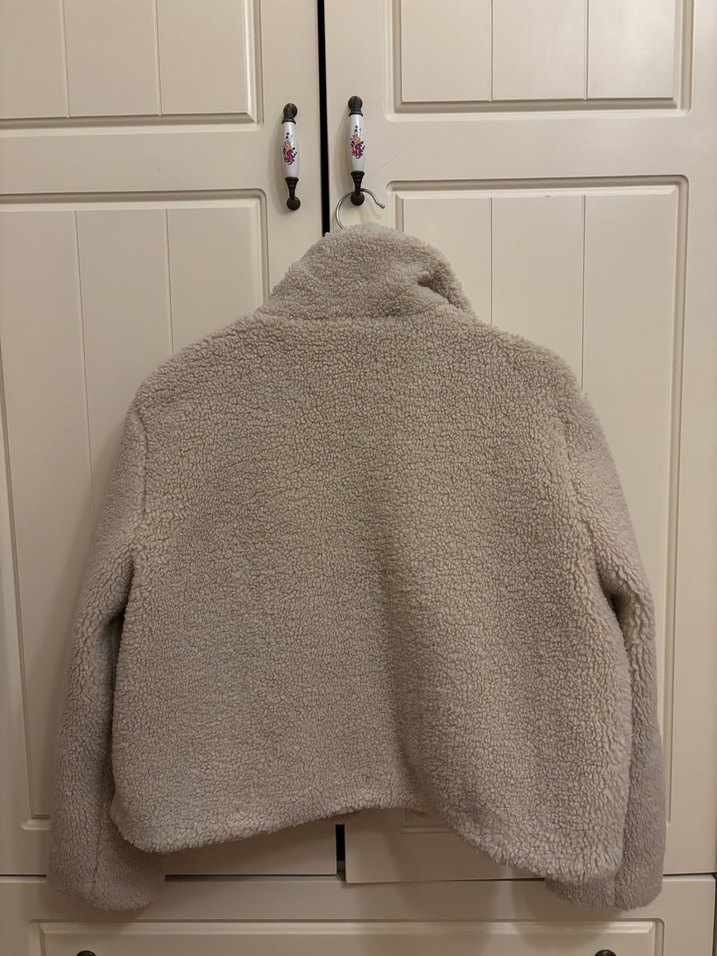 Peluş Detaylı Kısa Bej Kadın Ceket - Görsel 5