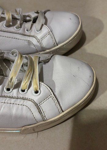 Beyaz Bağcıklı Minimalist Kadın Spor Ayakkabı - Görsel 4