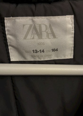 Siyah Kapüşonlu Midi Boy Peluş Mont - Görsel 2