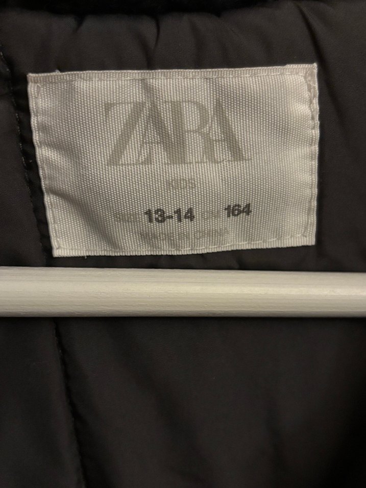 Siyah Kapüşonlu Midi Boy Peluş Mont - Görsel 2