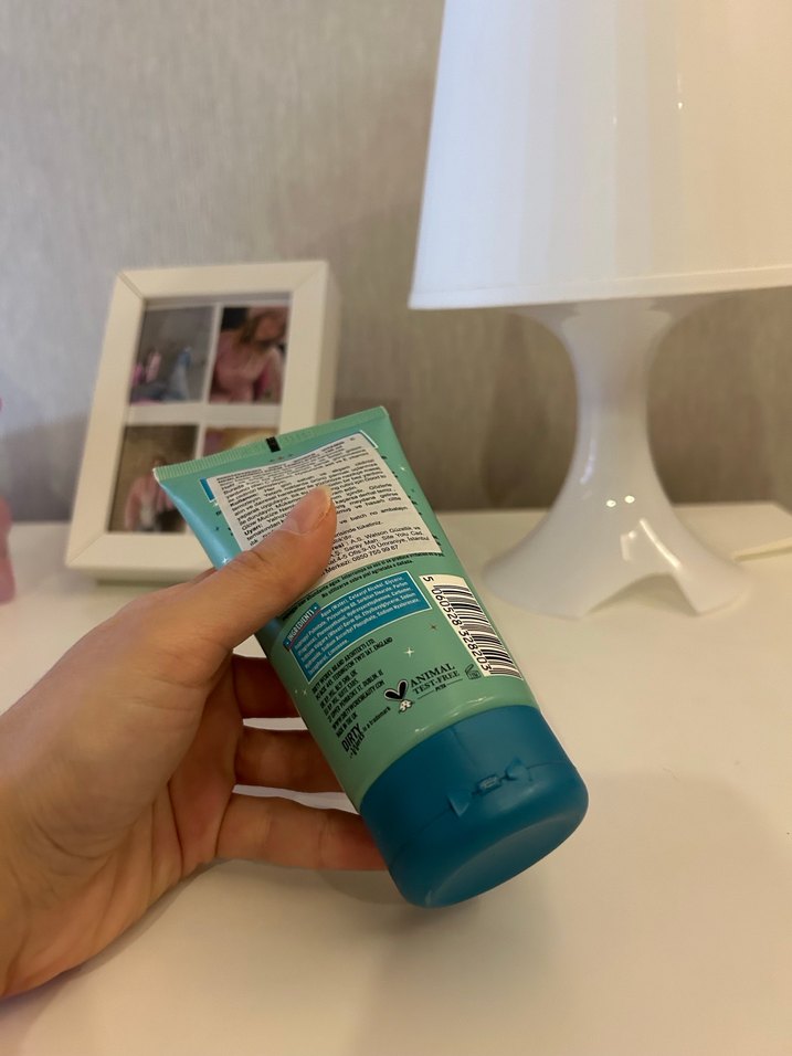 Vitamin C İçeren Nemlendirici Yüz Temizleyici - Görsel 3