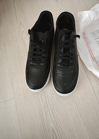 Siyah Bağcıklı Spor Ayakkabı - Görsel 3