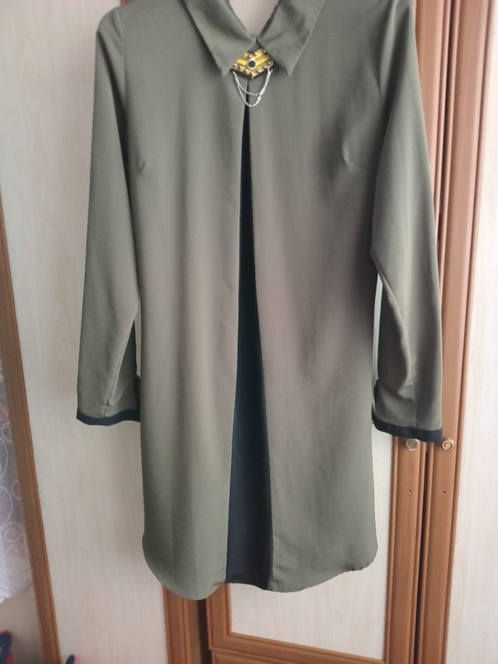 Gri Uzun Kollu Zincir Detaylı Tunik - Görsel 3