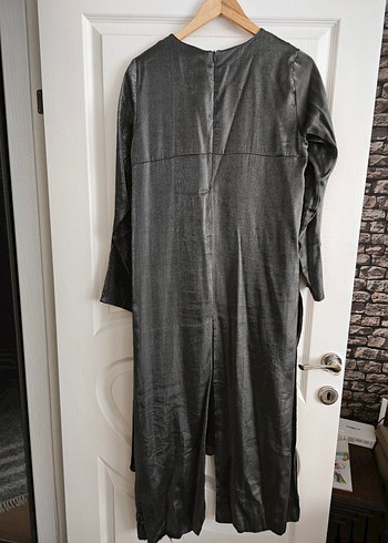 Gri Uzun Kollu Drapeli saten Elbise - Görsel 3