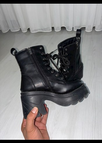 Siyah Deri Goth Platform Topuklu Kadın Bot - Görsel 2