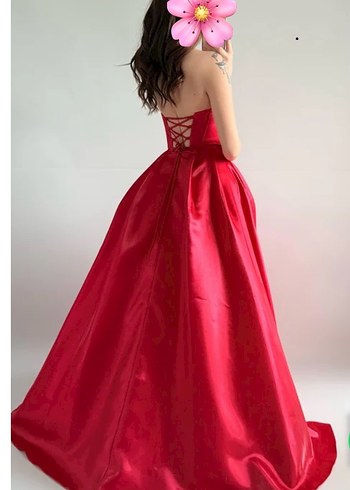 Parlak Kırmızı Uzun Drapeli Straplez Abiye - Görsel 4