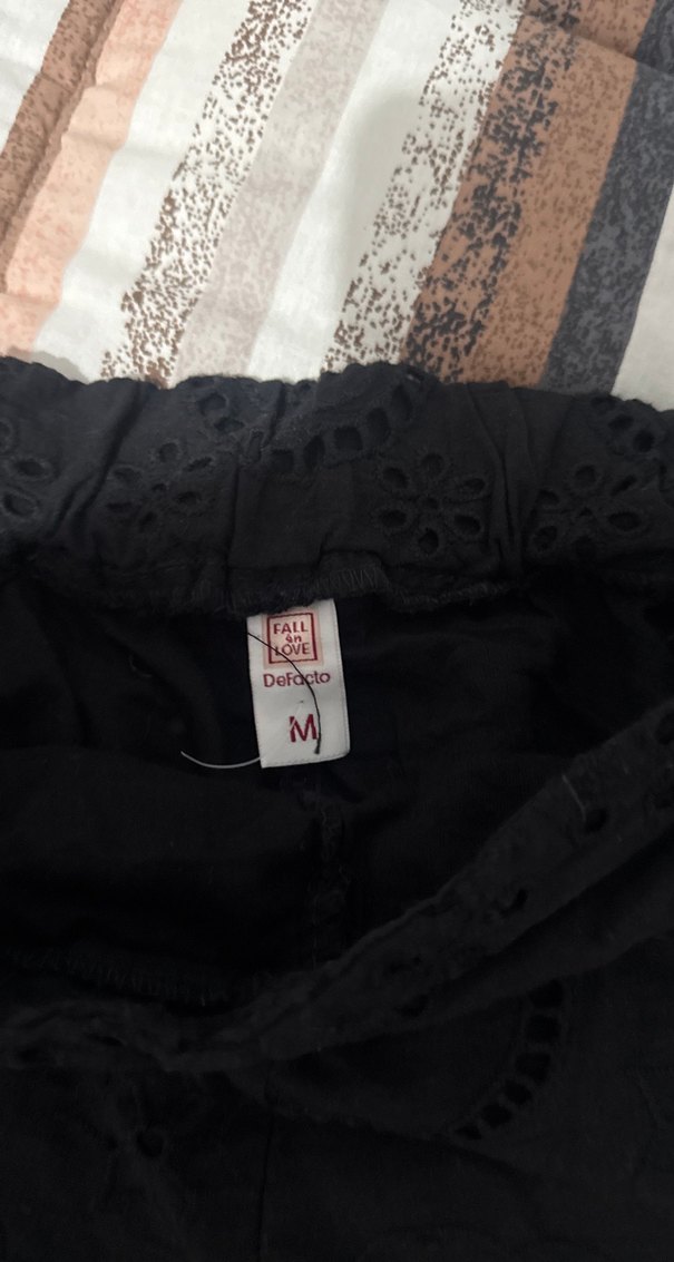 Dantelli Siyah Mini Şort - Görsel 2