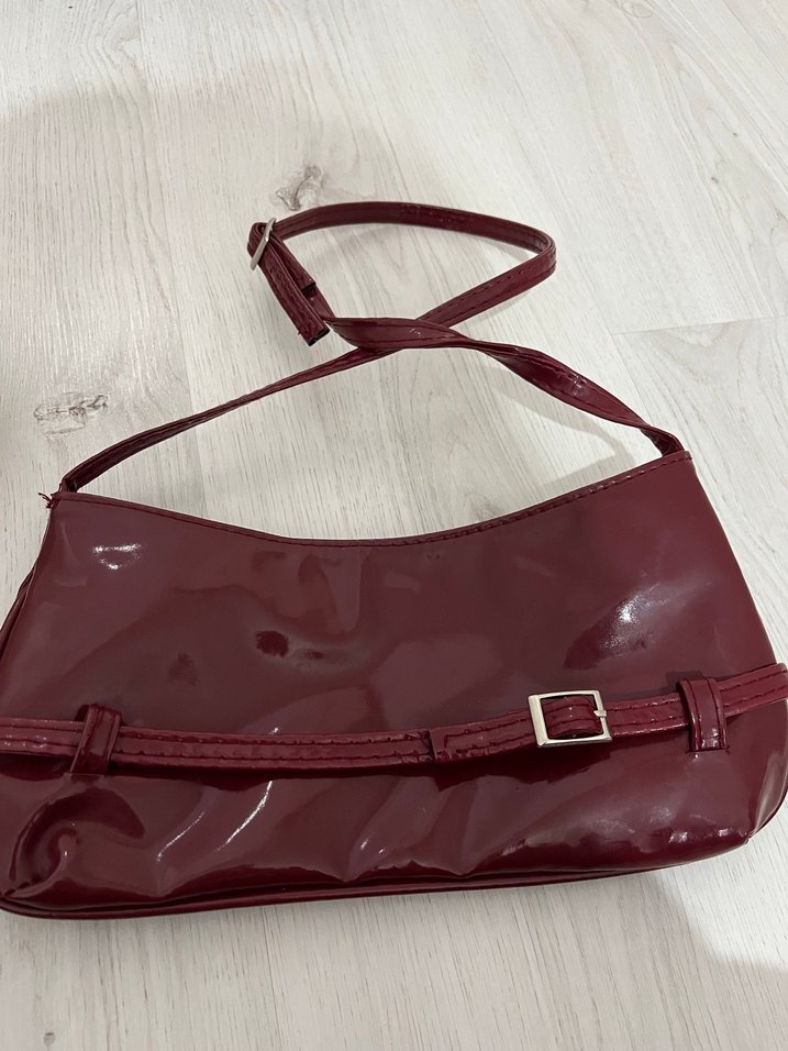 Bordo Parlak Deri Tokalı Kadın Çanta - Görsel 2