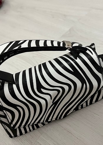 Zebra Desenli Kadın Deri Çanta - Görsel 2