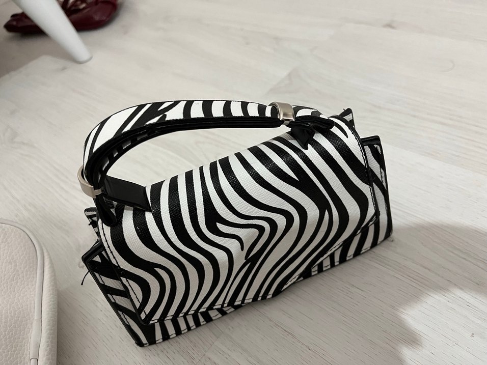 Zebra Desenli Kadın Deri Çanta - Görsel 2