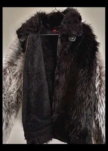 Gri ve Siyah Kadın Kürk Mont - Görsel 2