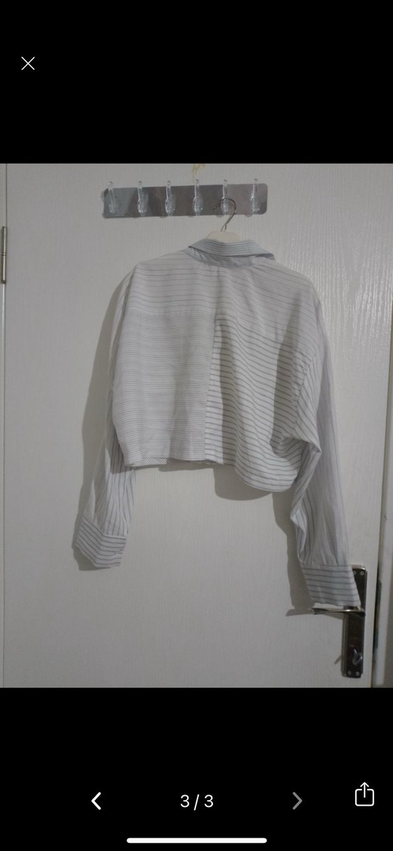 Düğmeli Kısa Beyaz Uzun Kollu Gömlek - Görsel 2