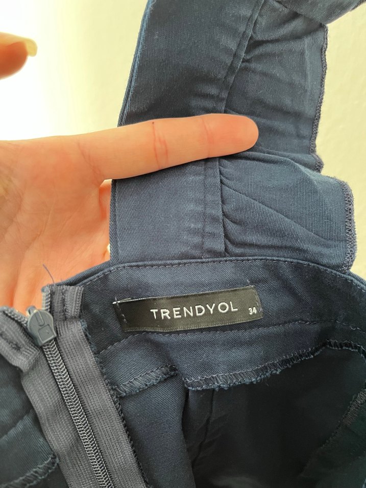 Kadın Lacivert Fırfırlı Askılı Midi Denim Salopet - Görsel 3