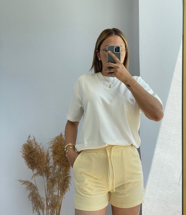 Sarı Kadın Bermuda Şort Pilili Rahat Kesim - Görsel 2