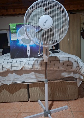 Beyaz Kiwi Ayaklı Vantilatör - Görsel 3