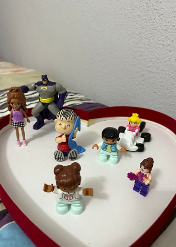 Çeşitli Renklerde Mini Aksiyon Figürleri - Görsel 2