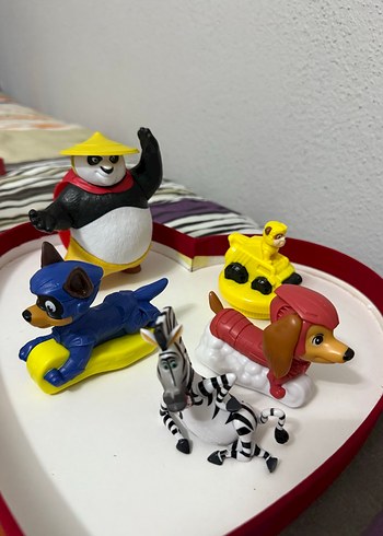 Renkli Çizgi Film Figürleri - Görsel 2