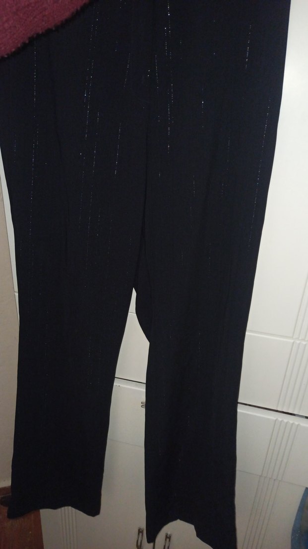 Düğmeli Siyah Midi Kadın Kumaş Pantolon - Görsel 3