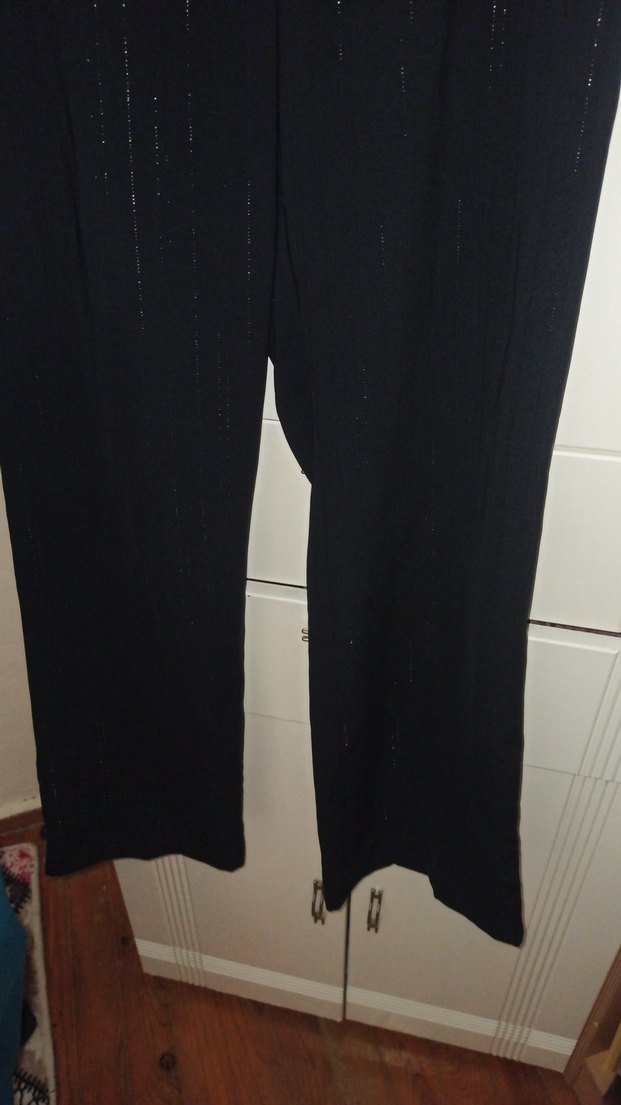 Düğmeli Siyah Midi Kadın Kumaş Pantolon - Görsel 4