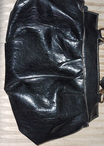 Siyah Parlak Deri Tokalı Kadın Çantası - Görsel 3