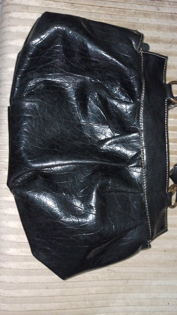 Siyah Parlak Deri Tokalı Kadın Çantası - Görsel 3