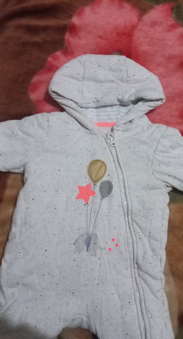 Kapüşonlu Gri Kız Bebek Şişme tulumu 6 9 ay gayet iyi durumda - Görsel 2