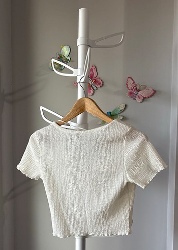 Beyaz Kısa Kollu Düğmeli Crop Top - Görsel 2