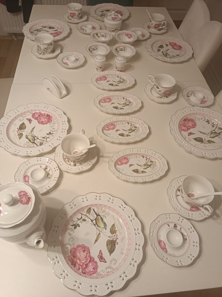 Pembe Çiçek Desenli Klasik Porselen kahvatı Takımı - Görsel 2