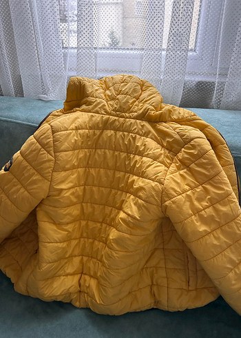 Sarı Kapüşonlu Erkek Çocuk Mont - Görsel 2