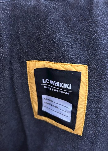 Sarı Kapüşonlu Erkek Çocuk Mont - Görsel 4