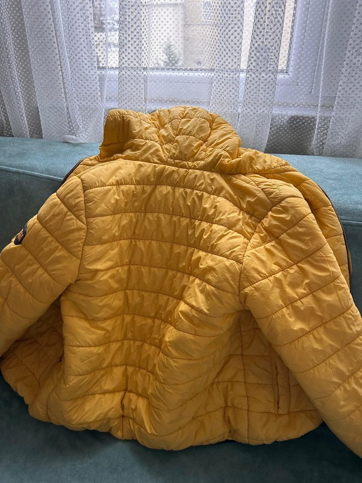 Sarı Kapüşonlu Erkek Çocuk Mont - Görsel 2