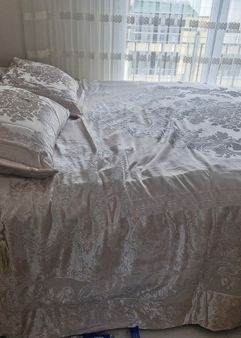 Gri Nakışlı Yatak Örtüsü - Görsel 4