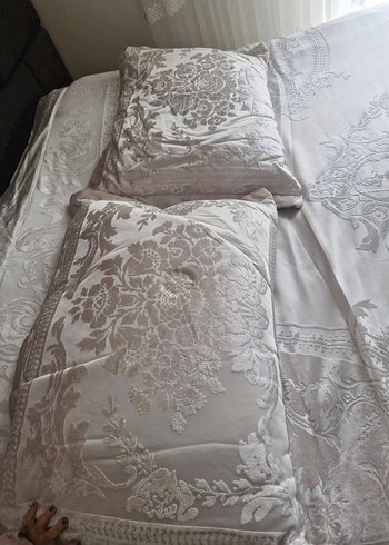 Gri Nakışlı Yatak Örtüsü - Görsel 6