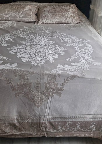 Gri Nakışlı Yatak Örtüsü - Görsel 3