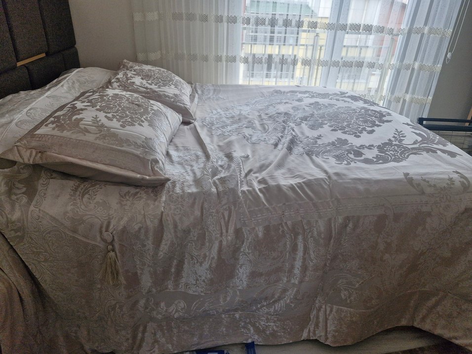 Gri Nakışlı Yatak Örtüsü - Görsel 4