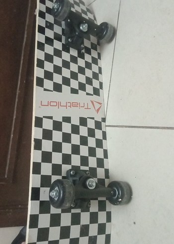 Parlak Kırmızı Triathlon Çocuk/Genç Kaykay - Görsel 2