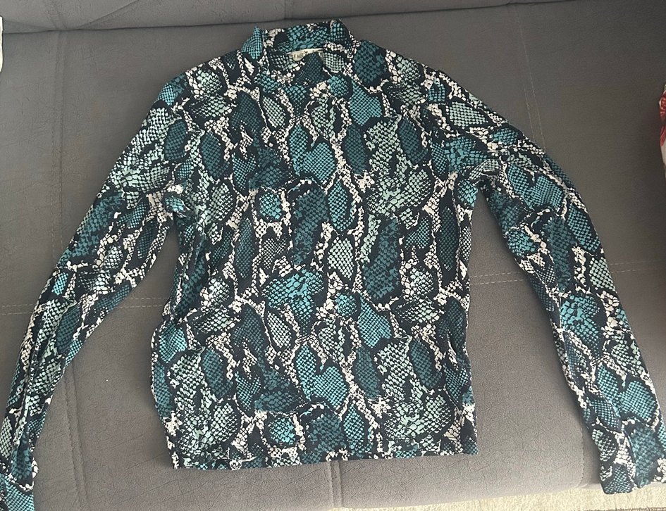 Mavi Yılan Desenli Balıkçı Yaka Bluz - Görsel 2