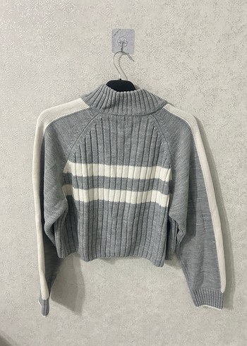 Gri Boğazlı Kısa Örgü Kazak - Görsel 2