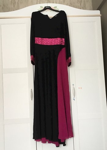 Pembe Detaylı Siyah Uzun Gotik Elbise - Görsel 4