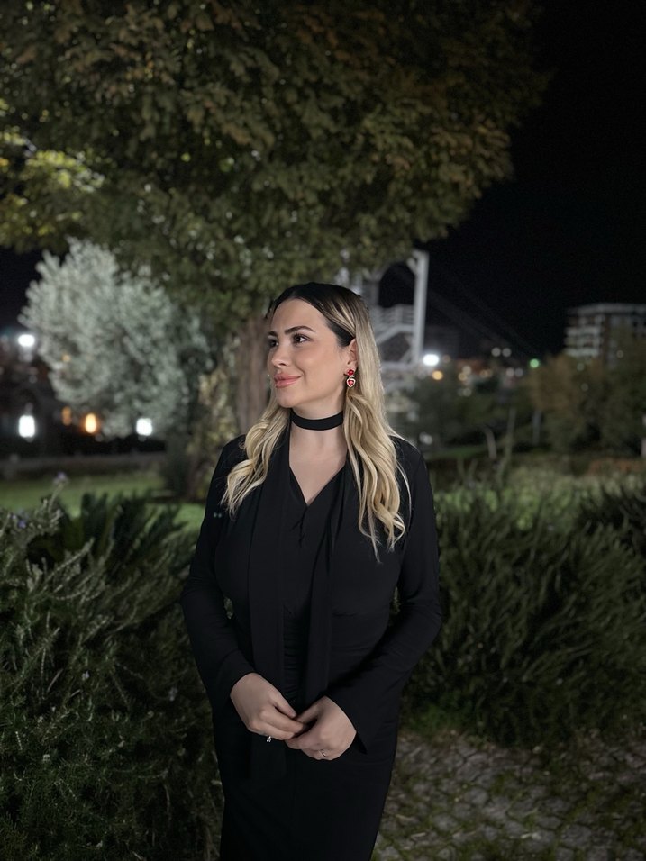 Uzun Siyah V Yaka Drapeli Kadın Elbise - Görsel 4