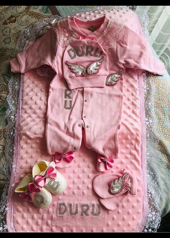 Dantel Detaylı Pembe Bebek Hastane Kıyafeti - Görsel 3