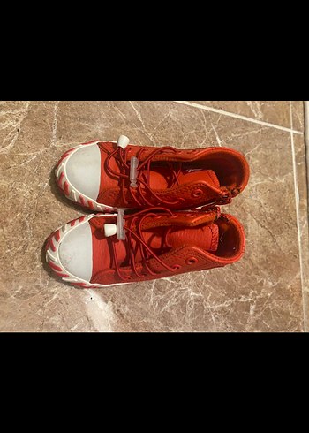 Benetton marka kırmızı 23 numara bilekli spor ayakkabı - Görsel 4